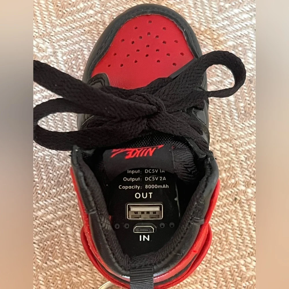 NIKE AIR: Keychain/Charger